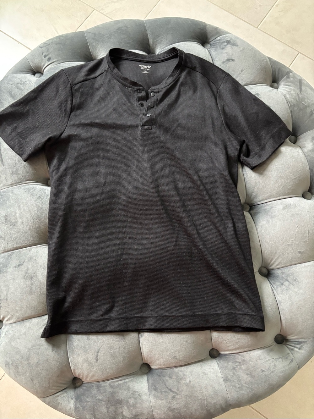Old Navy Men's Black Henley Short-Sleeve Shirt Cloud94 Soft Go-Dry Small